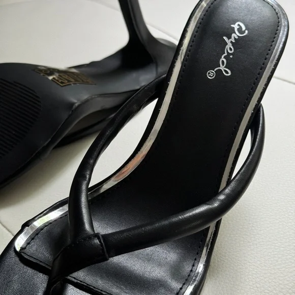 NWOT Black Flip Flop Heel Sandals - Picture 6 of 8